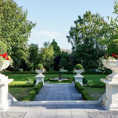 Отель Tinakilly Rathnew