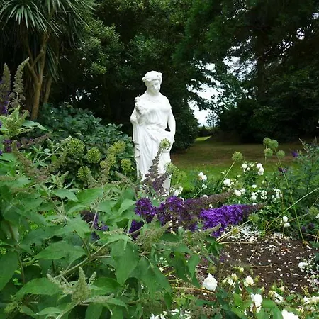 Отель Tinakilly 4*